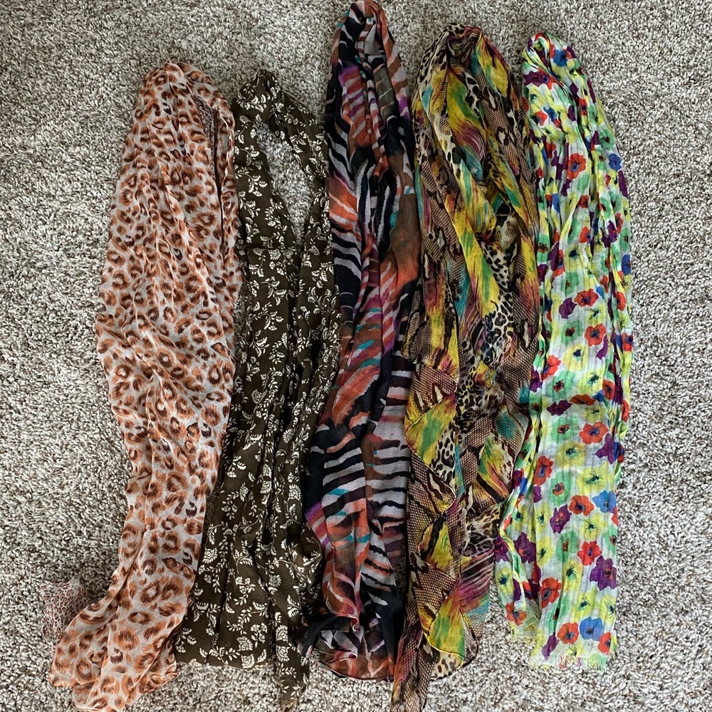 Lot of 5 women’s spring/summer scarves.